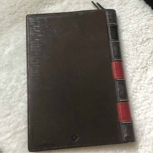 BookBook Laptop Case 13-inch MacBook Pro - Picture 2 of 4